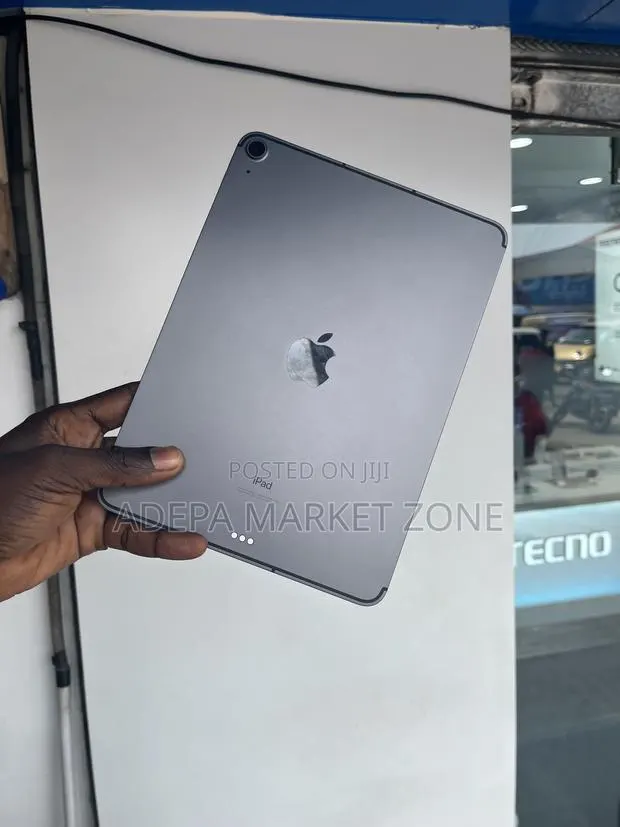 Apple iPad Air (2020) 64 GB Gray · Photo 1