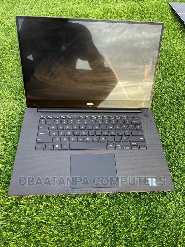 Laptop Dell XPS 15 9560 8GB Intel Core I5 SSD 256GB · Photo 1