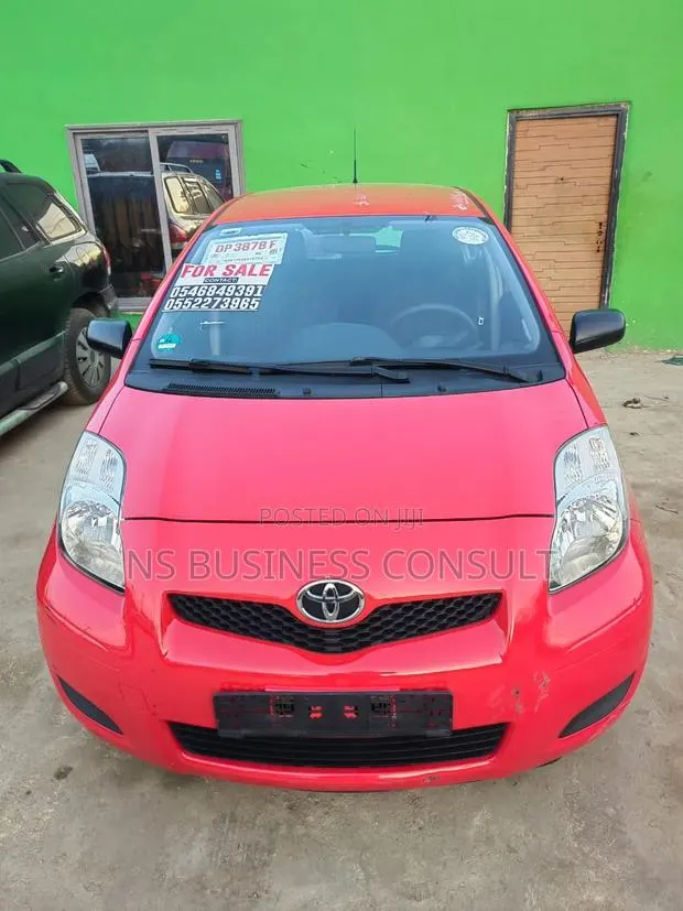 Toyota Yaris 2010 Red · Photo 1