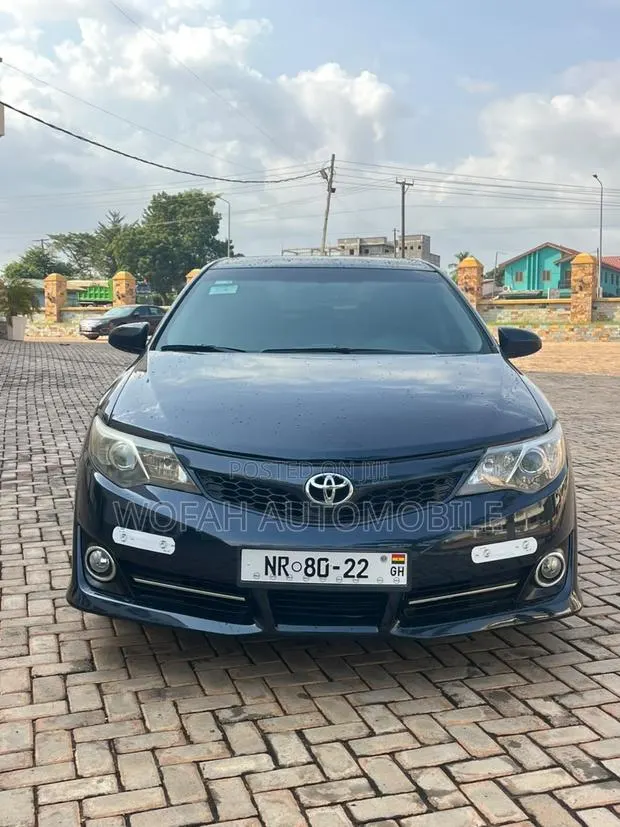 Toyota Camry 2014 Black · Photo 1