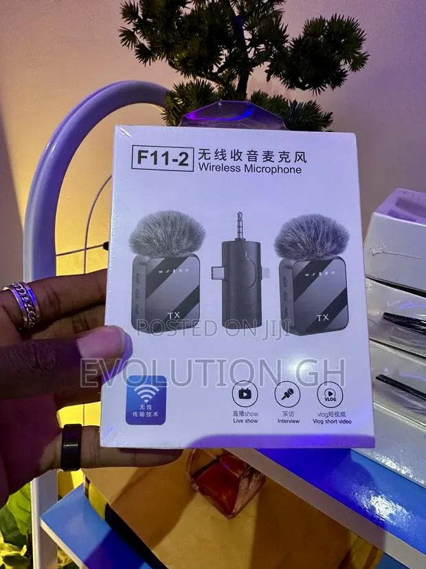 Dual Wireless Microphone for iPhone, Android and Digital Camera · Photo 1