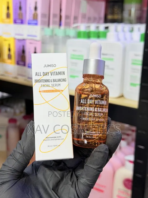 Jumiso All Day Brightening and Balancing Vitamin C Serum · Photo 1