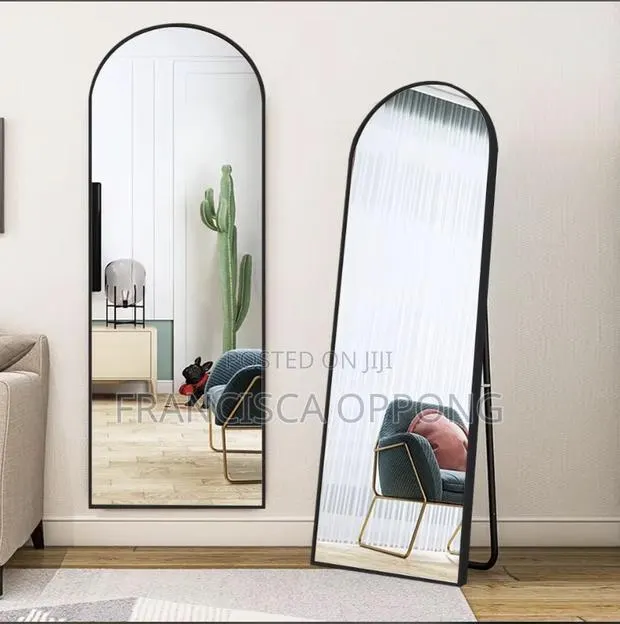 Arched Full Body Mirror · Photo 1