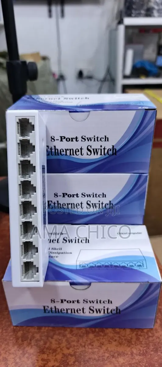 8 Ports Ethernet Switch · Photo 1
