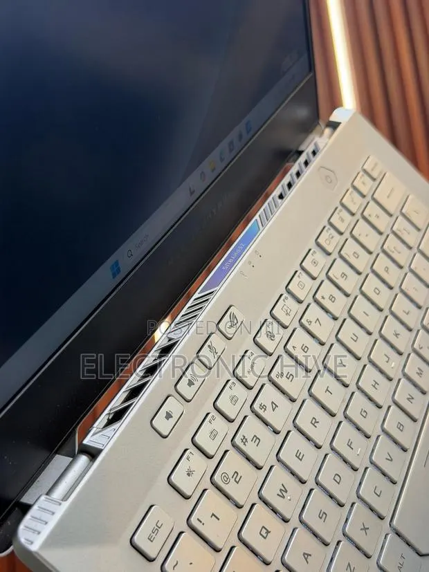 Laptop Asus ROG Zephyrus G14 16GB AMD Ryzen 7 SSD 512GB · Photo 1