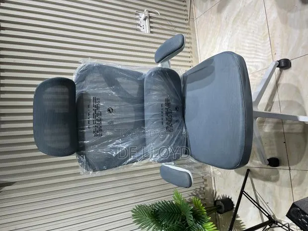 Executive Office Chair · Photo 1