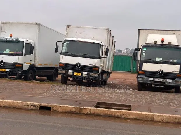 Benz Cargo Truck for Rental, Haulage & Goods Transportation · Photo 1