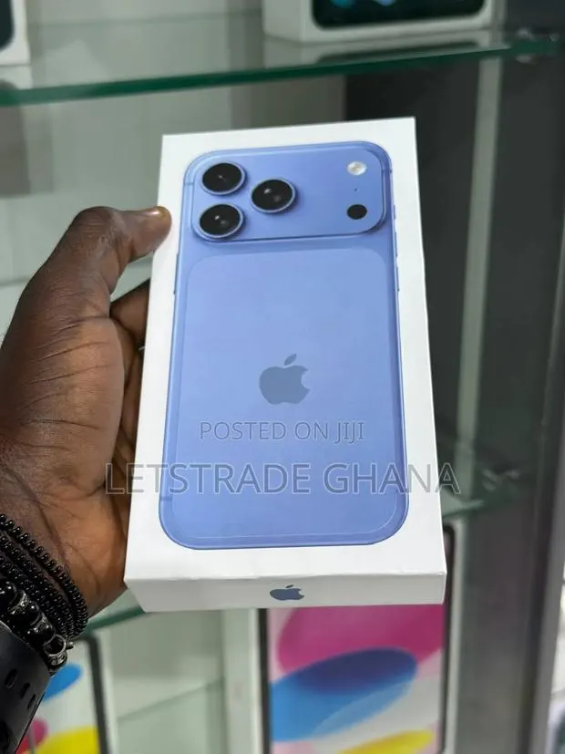 New Apple iPhone 18 Pro 256 GB Blue · Photo 1