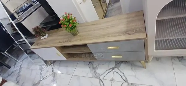 Wooden Tv Stand · Photo 1