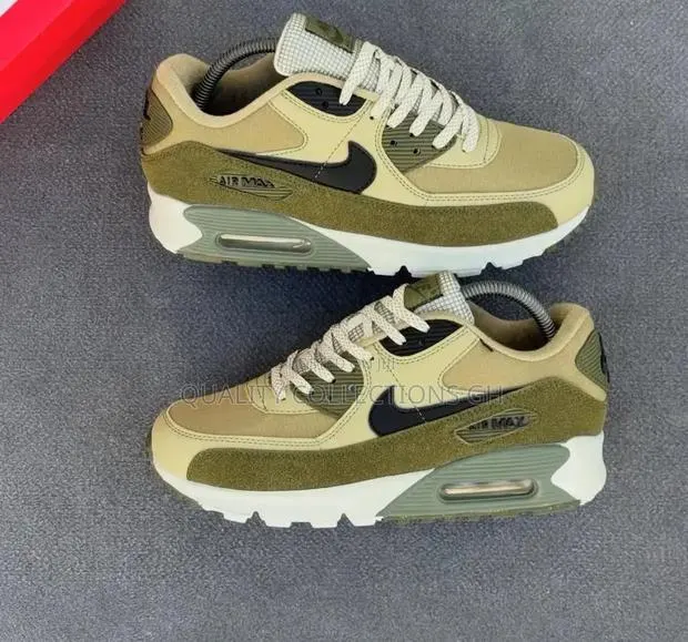 Nike Airmax 90 Neutral Olive · Photo 1