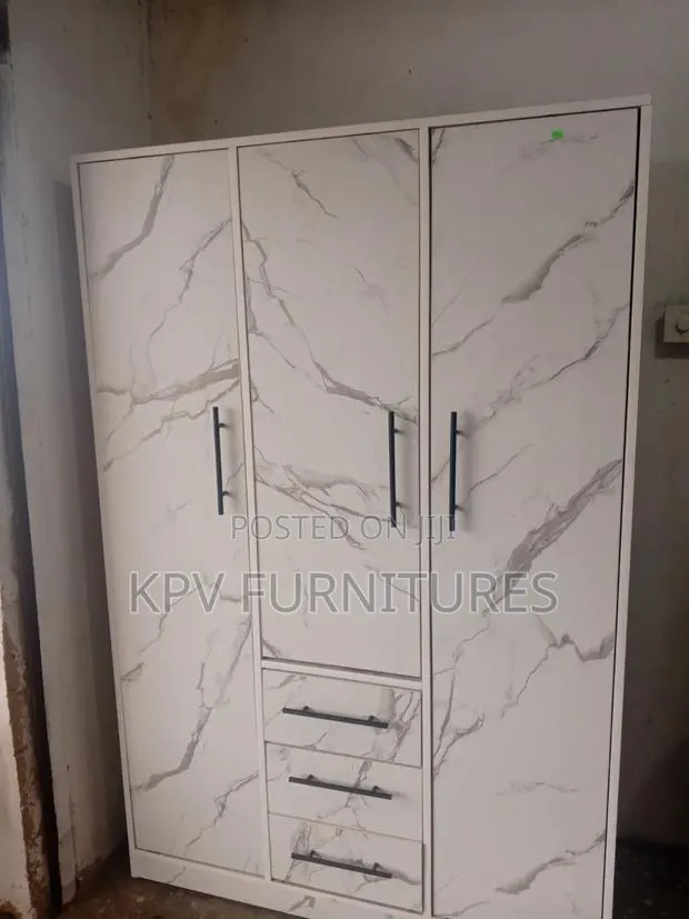 4ft/6ft Laminated Wardrobe · Photo 1
