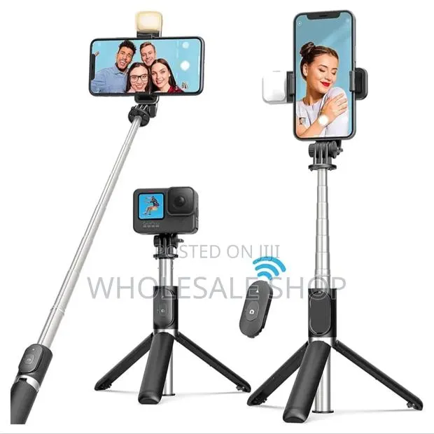 Long Selfie Stick With Light · Photo 1