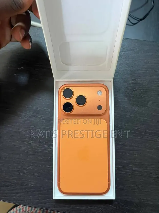 New Apple iPhone 17 Pro 256 GB Orange · Photo 1