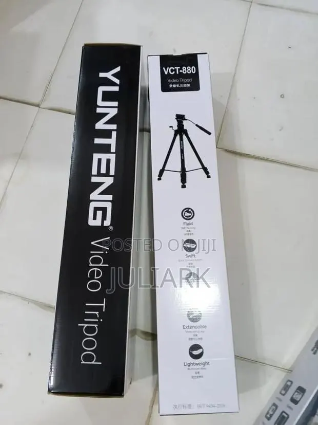 Tripod Stand 880 · Photo 1