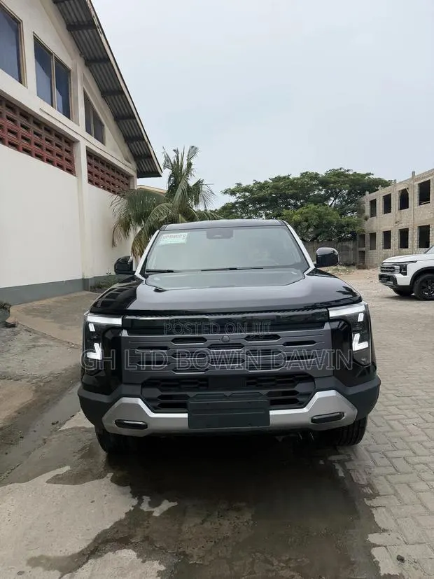 New Nissan Z9 2.3T Diesel 4WD 2025 Black · Photo 1