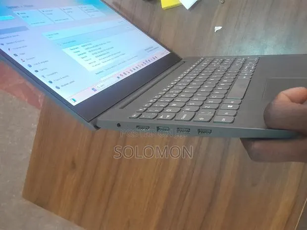 Laptop Lenovo V15 4GB Intel HDD 1T · Photo 1