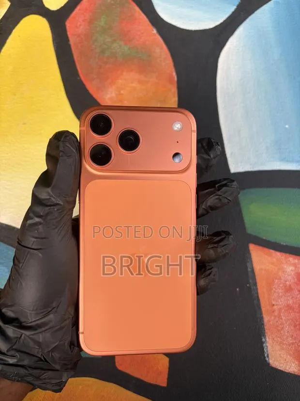 Apple iPhone 17 Pro Max 512 GB Orange · Photo 1