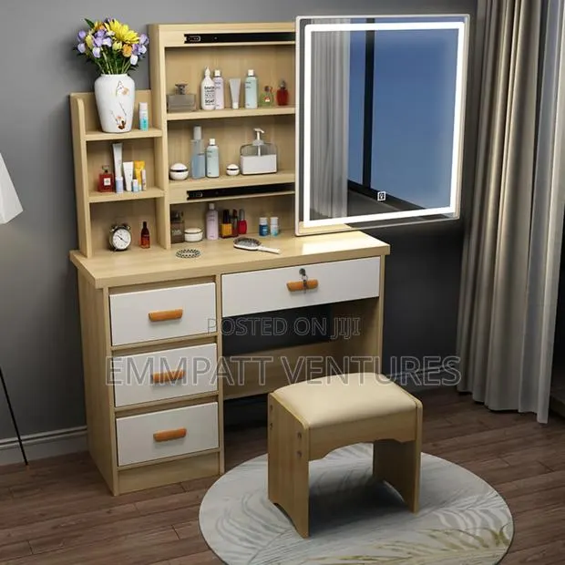 Executive Smooth Led Dresser · Photo 1