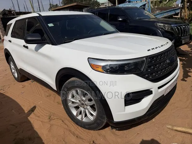 Ford Explorer 2020 White · Photo 1