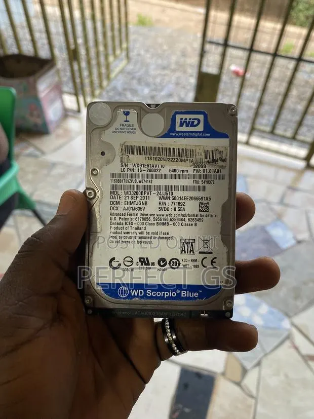 Hard Disk Drive 320GB · Photo 1