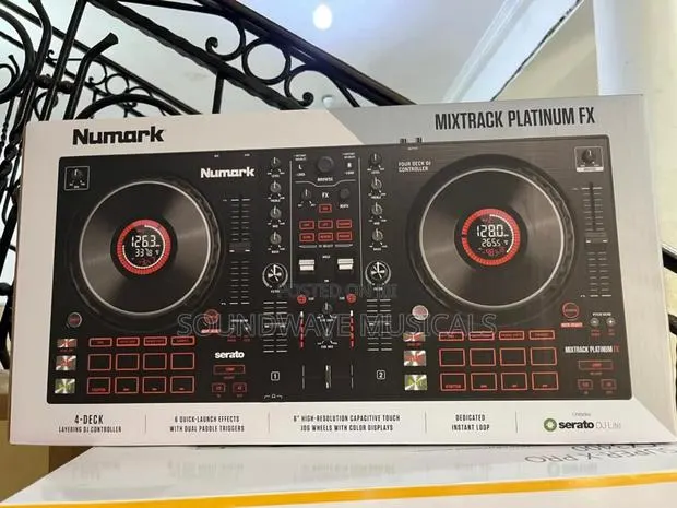 Numark Mixtrack Platinum Fx · Photo 1