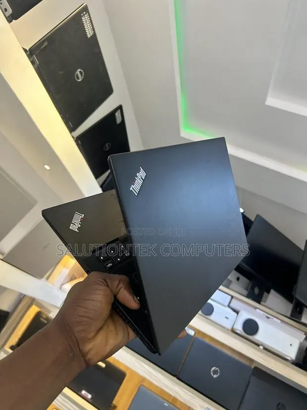 Laptop Lenovo ThinkPad 13 8GB AMD Ryzen 3 SSD 256GB · Photo 1