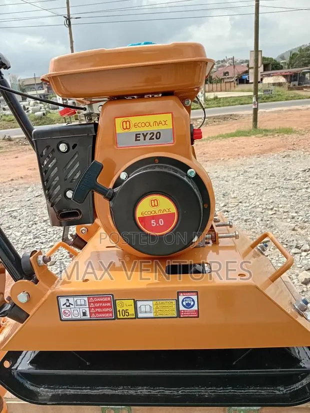 Ecoolmax Ey20 Gasoline Efficient Plate Compactor for the Job · Photo 1
