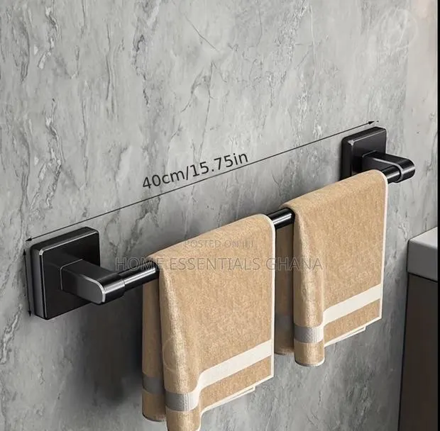No-Drill Wall-Mounted Towel Hanger Bathroom Towel Rack · Photo 1