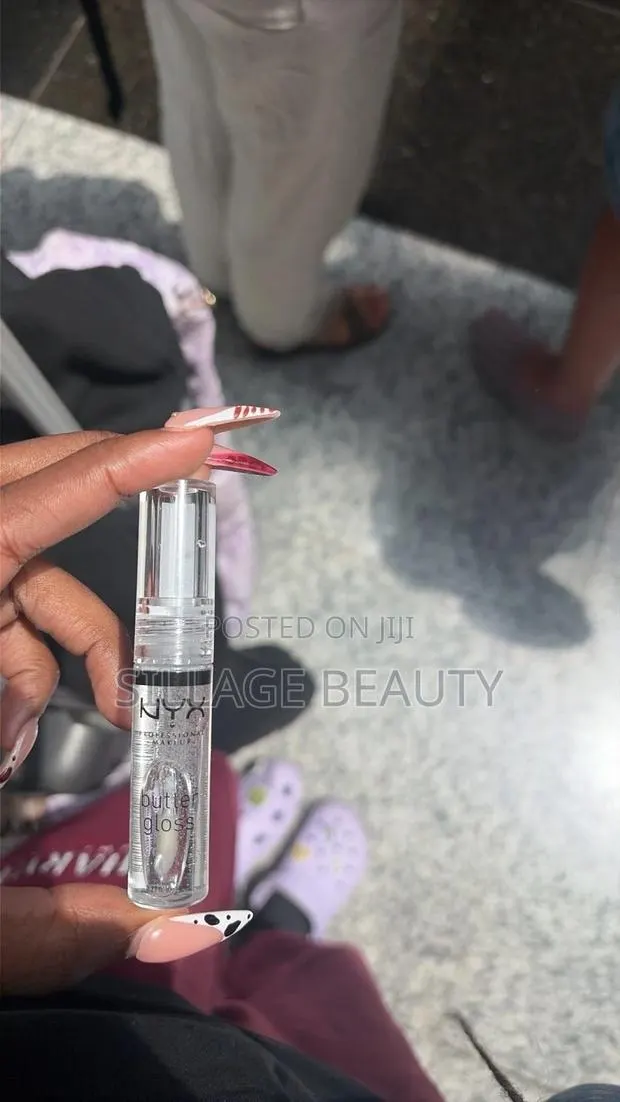 Nyx Butter Gloss · Photo 2