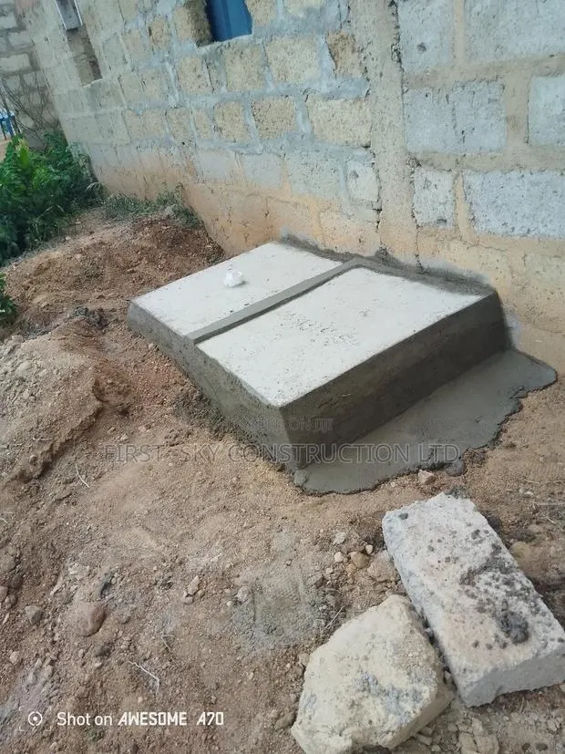 Bio Fill Toilet · Photo 1