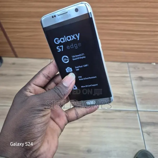 Samsung Galaxy S7 edge 32 GB Silver · Photo 1