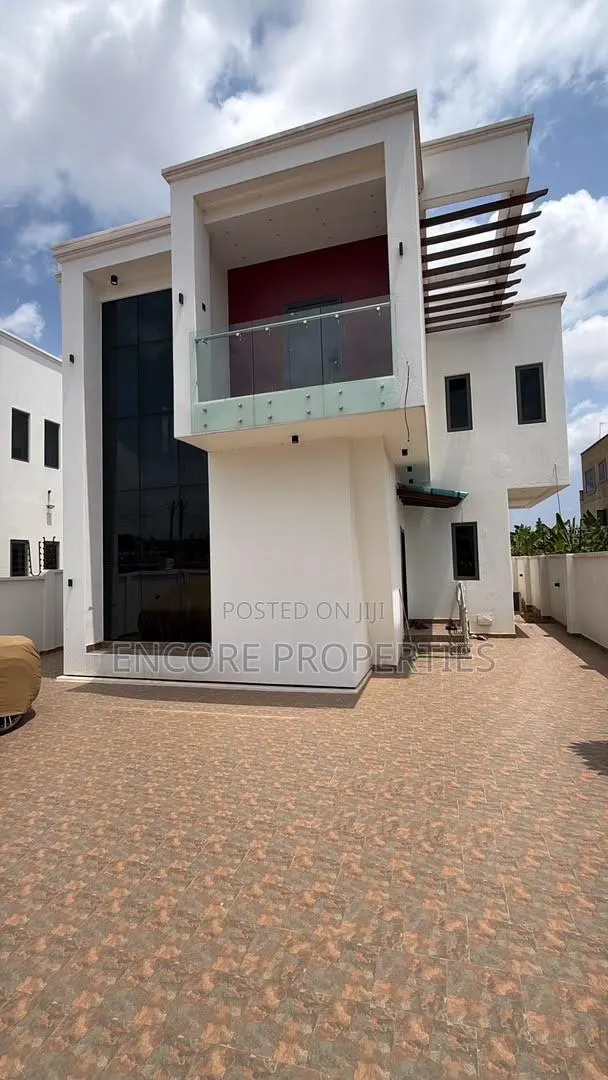4bdrm House in Oyarifa for sale · Photo 1