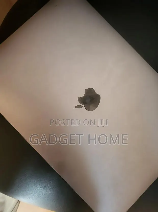 Laptop Apple MacBook Air 8GB Apple M1 SSD 128GB · Photo 1