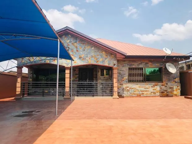 4bdrm Bungalow in Oyibi Junction, Accra Metropolitan for sale · Photo 1