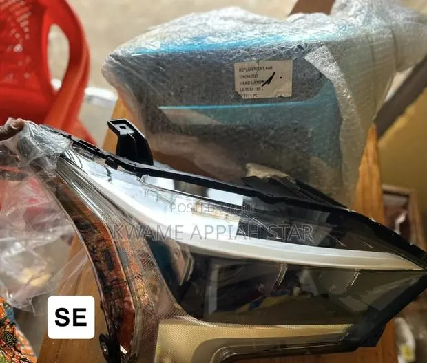 Tundra “2022,2023,2024,2025” SE Headlight Pair · Photo 1