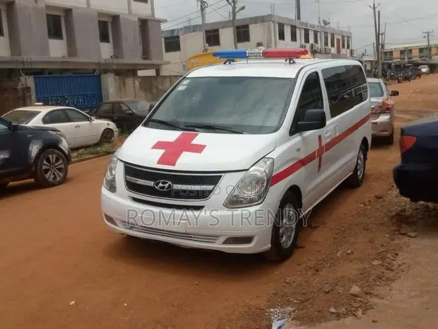 Hyundai Starex 2014 White · Photo 1