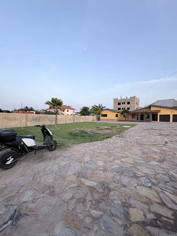 4bdrm House in Kasapreko, Spintex for rent · Photo 1