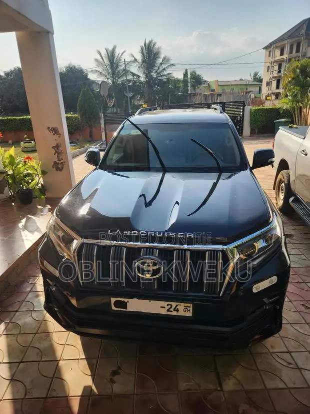 Toyota Land Cruiser Prado 2.7 2017 Black · Photo 1