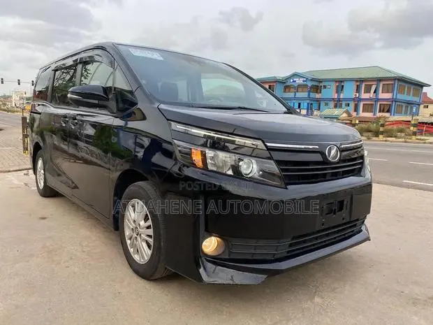 Toyota Voxy 2016 Black · Photo 1