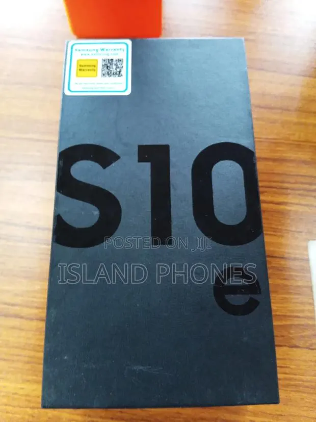 New Samsung Galaxy S10e 128 GB Black · Photo 1
