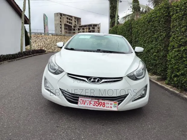 Hyundai Elantra 2016 White · Photo 1