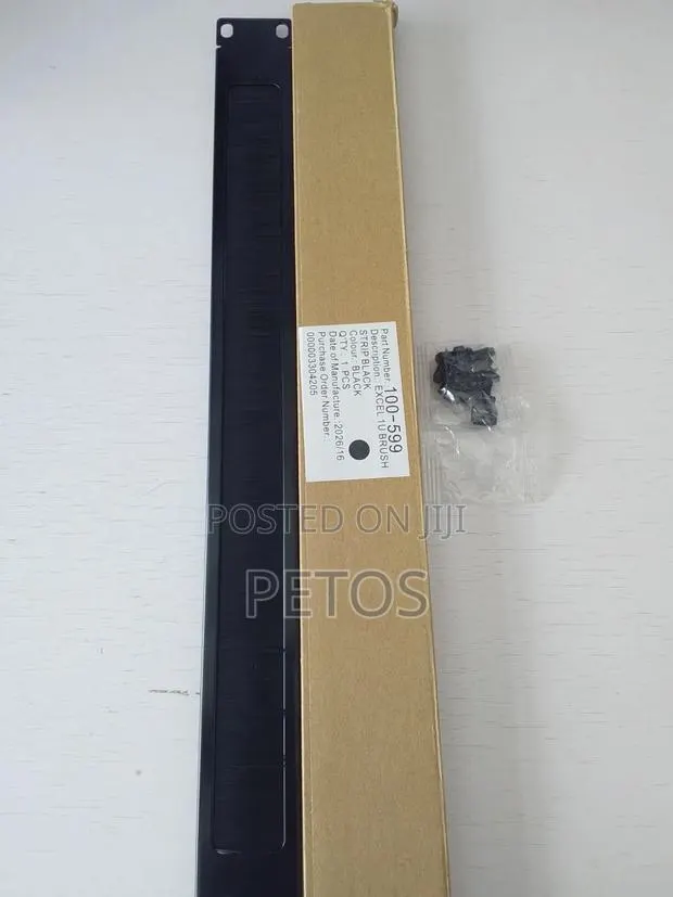 Excel 1u Brush Cable Manager · Photo 1
