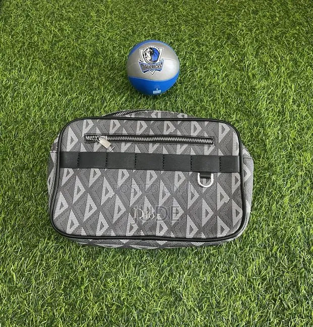 Dior Side Bag · Photo 1