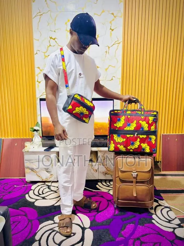 Ankara Travel Bag in Shopping Bag · Photo 1