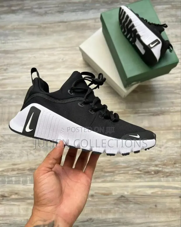 Nike Air Metcon 6 Og Black White · Photo 1