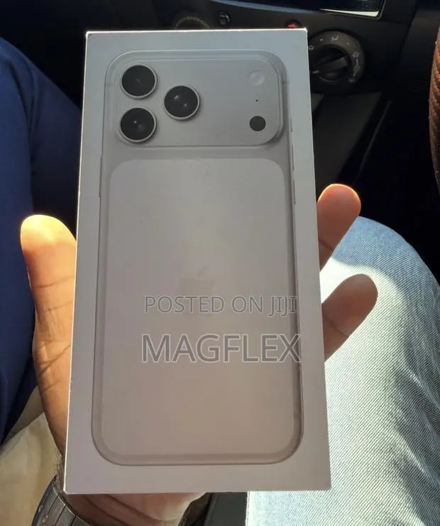 New Apple iPhone 17 Pro Max 1 TB Silver · Photo 1
