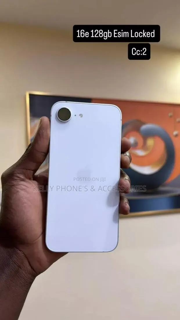 Apple iPhone 16e 512 GB White · Photo 1