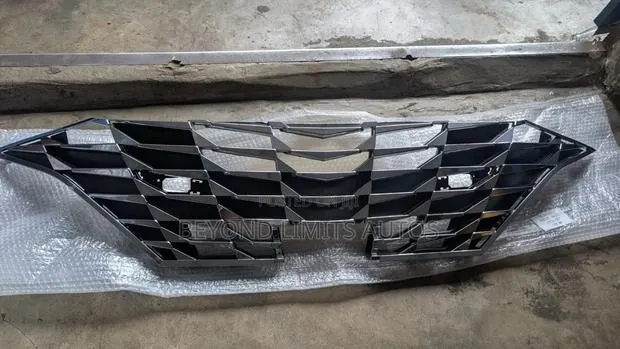 Hyundai Elantra 2021 - 2023 Front Grille / Front Shell · Photo 1