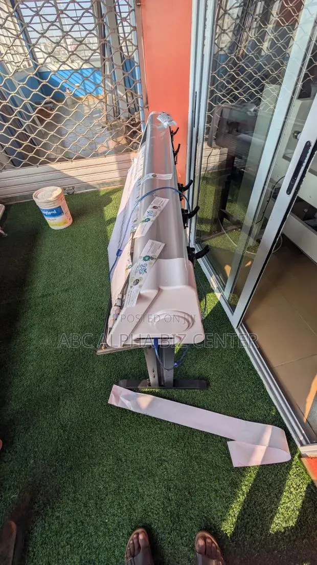 Used 4ft Cutting Plotter · Photo 3