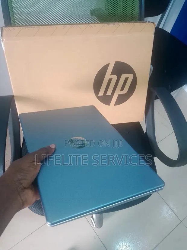 New Laptop HP 14-dq1088wm 4GB AMD Ryzen 5 HDD 4T · Photo 1